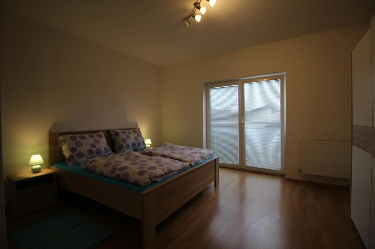 Apartman 502 Ruzindol Extérieur photo